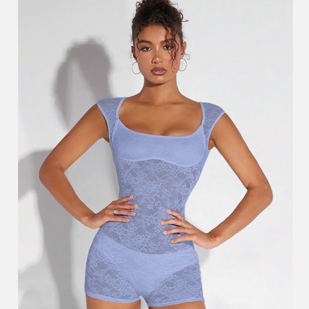 NWT Glamorous Lady’s Size S Blue Contrast Casual Romper